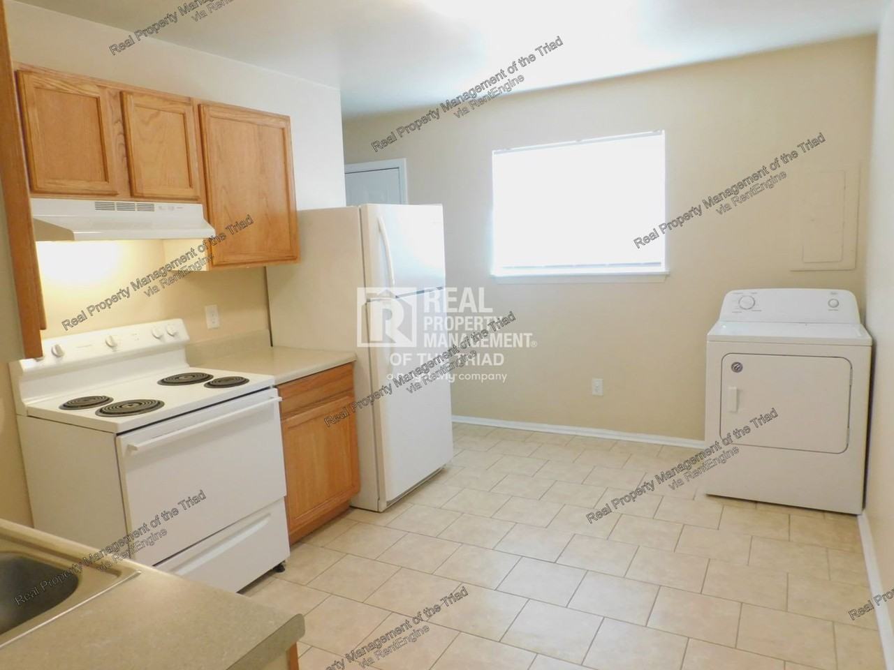 4302 Parker St #A - Photo 5 of 13