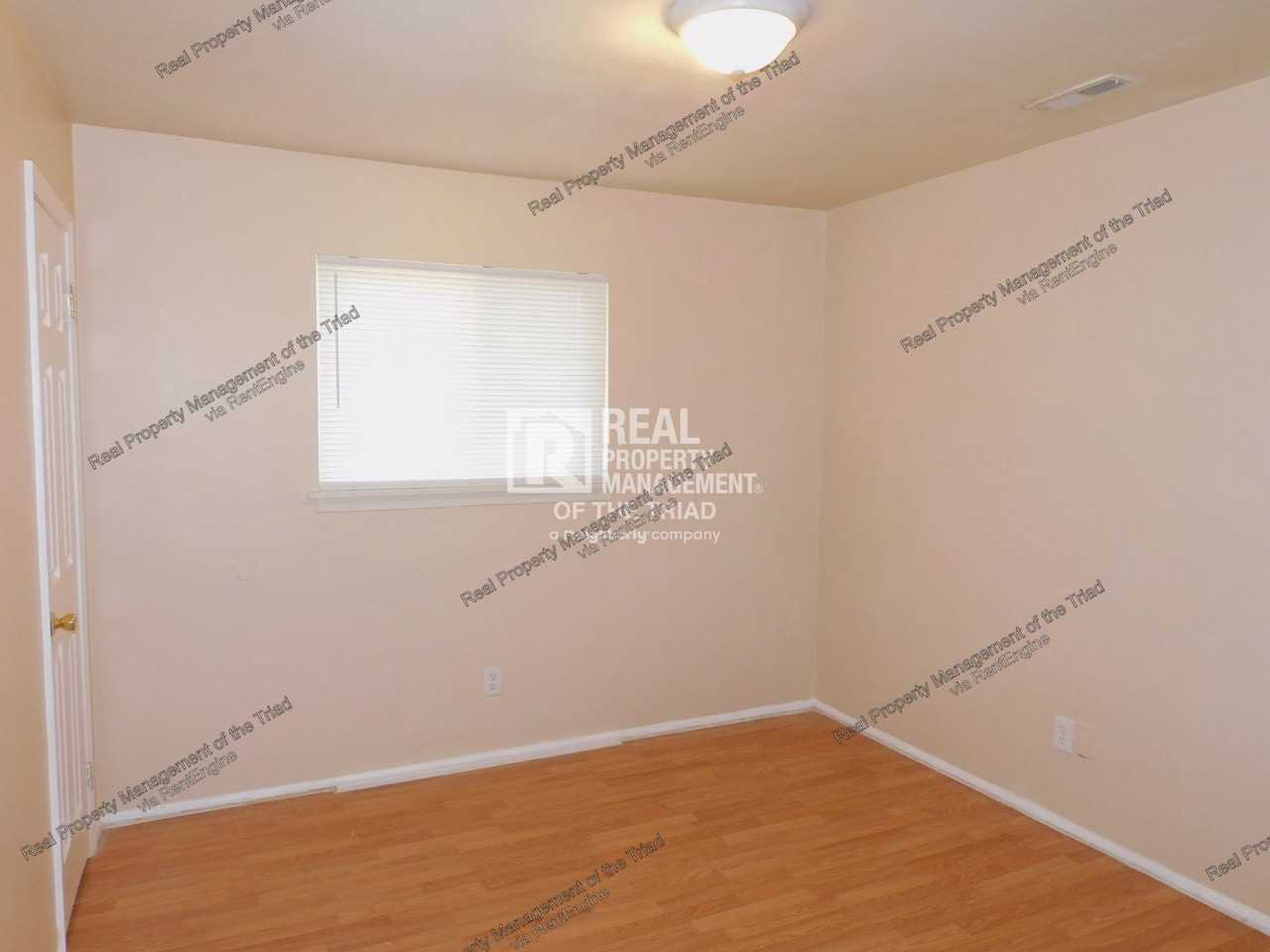 4302 Parker St #A - Photo 6 of 13