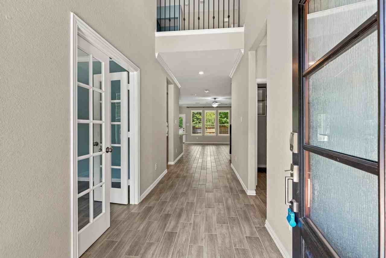 309 Lochvale Peak Ct - Photo 3 of 28