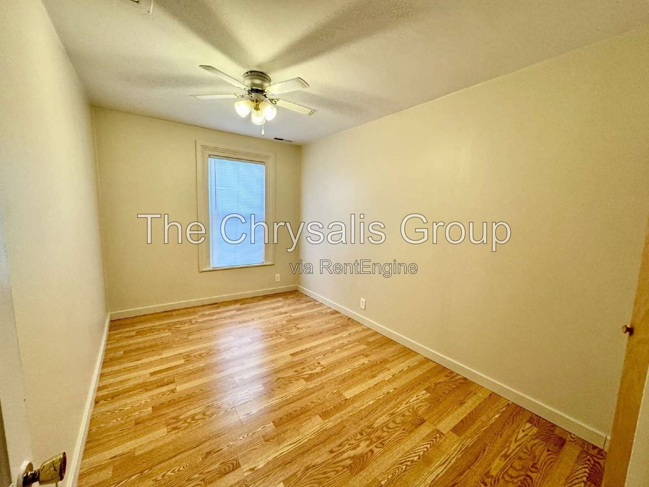 231 Clark St - Photo 4 of 10