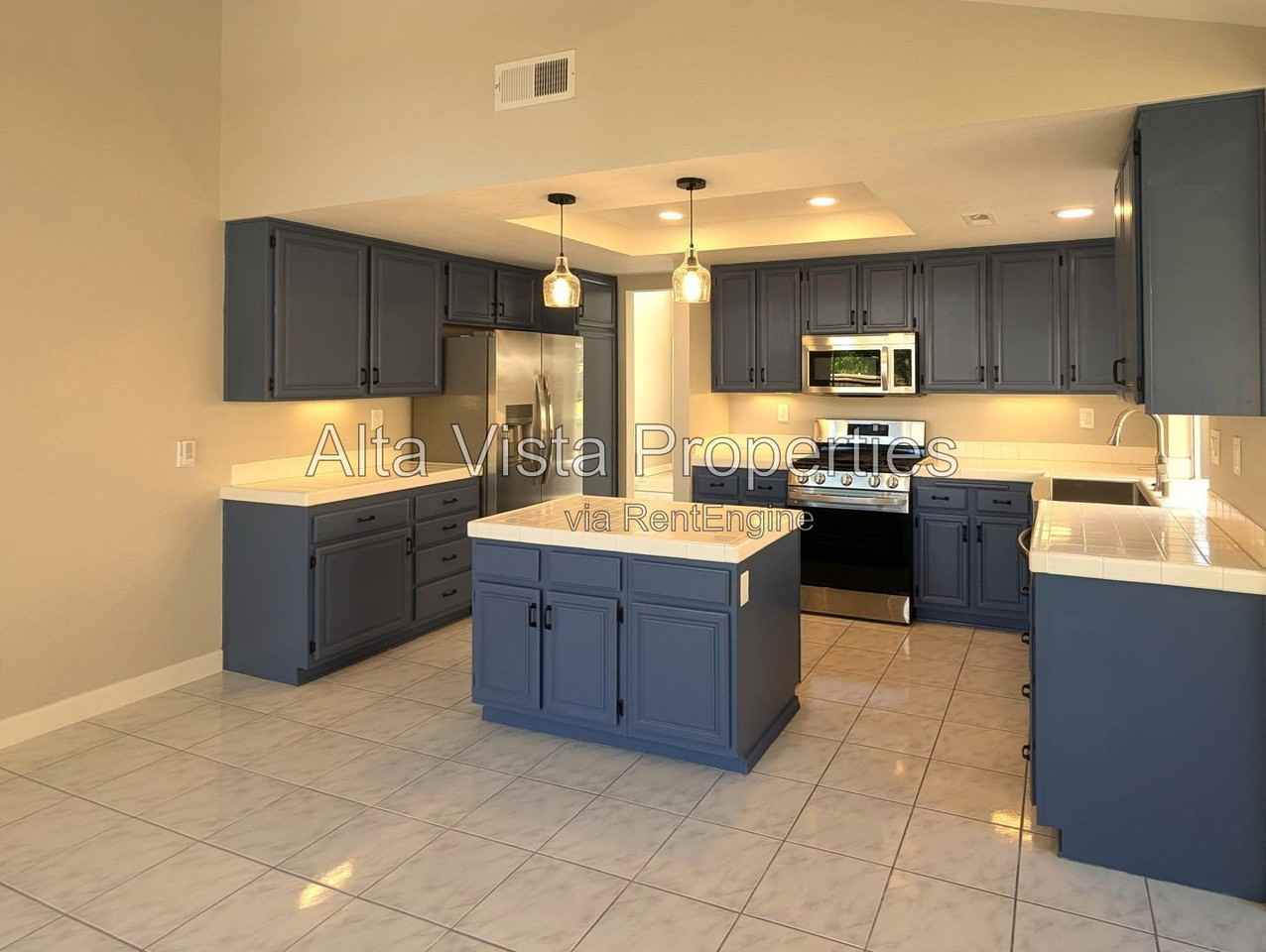 1204 Rocky Point Way - Photo 4 of 23