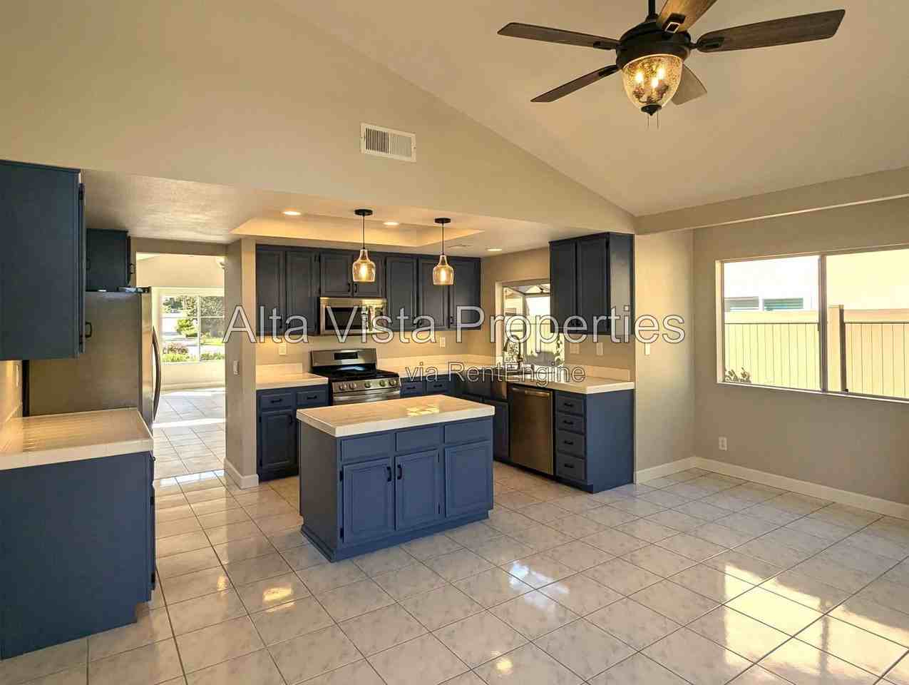 1204 Rocky Point Way - Photo 6 of 23