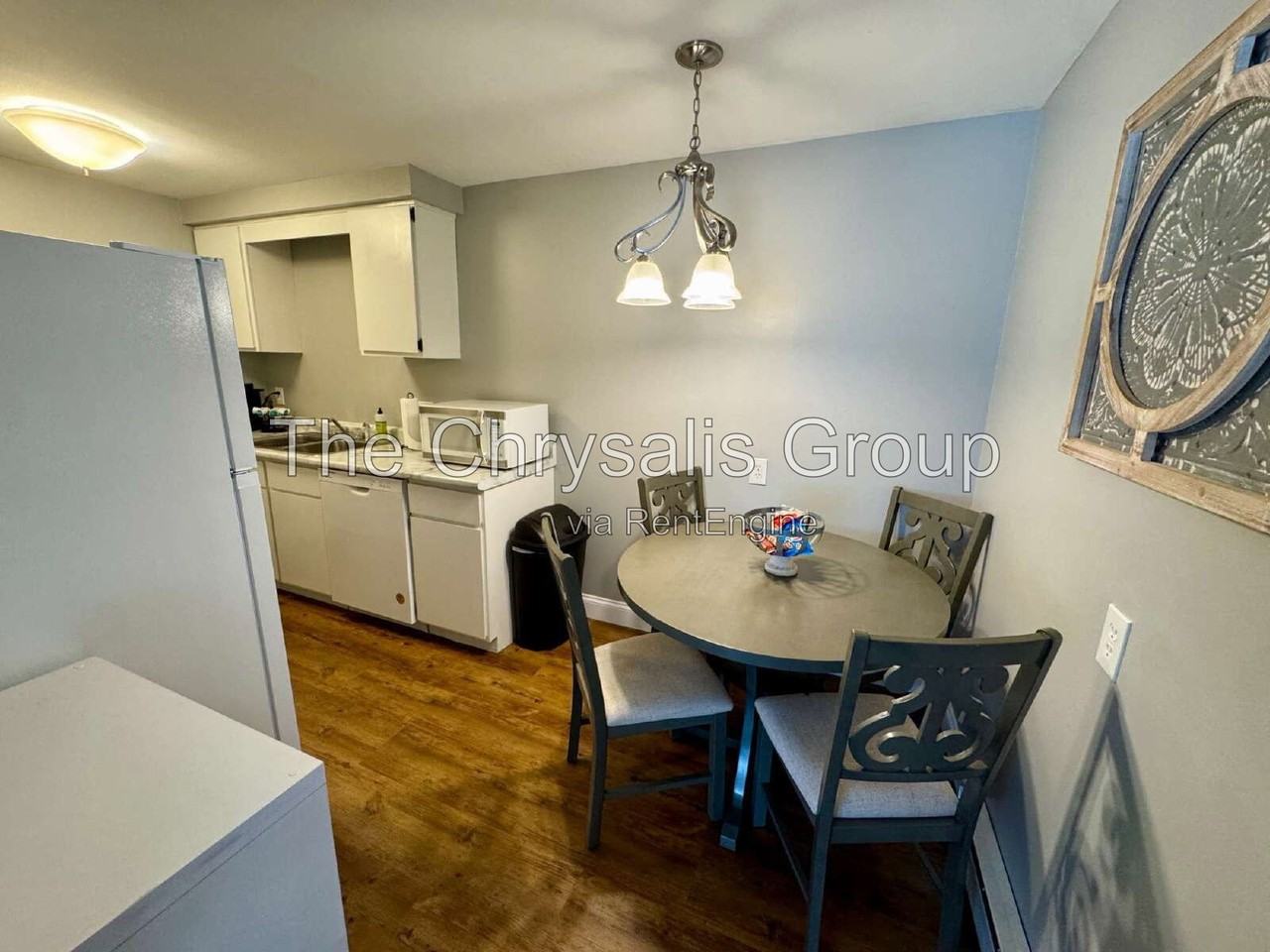 1444 State St #7 - Photo 4 of 8