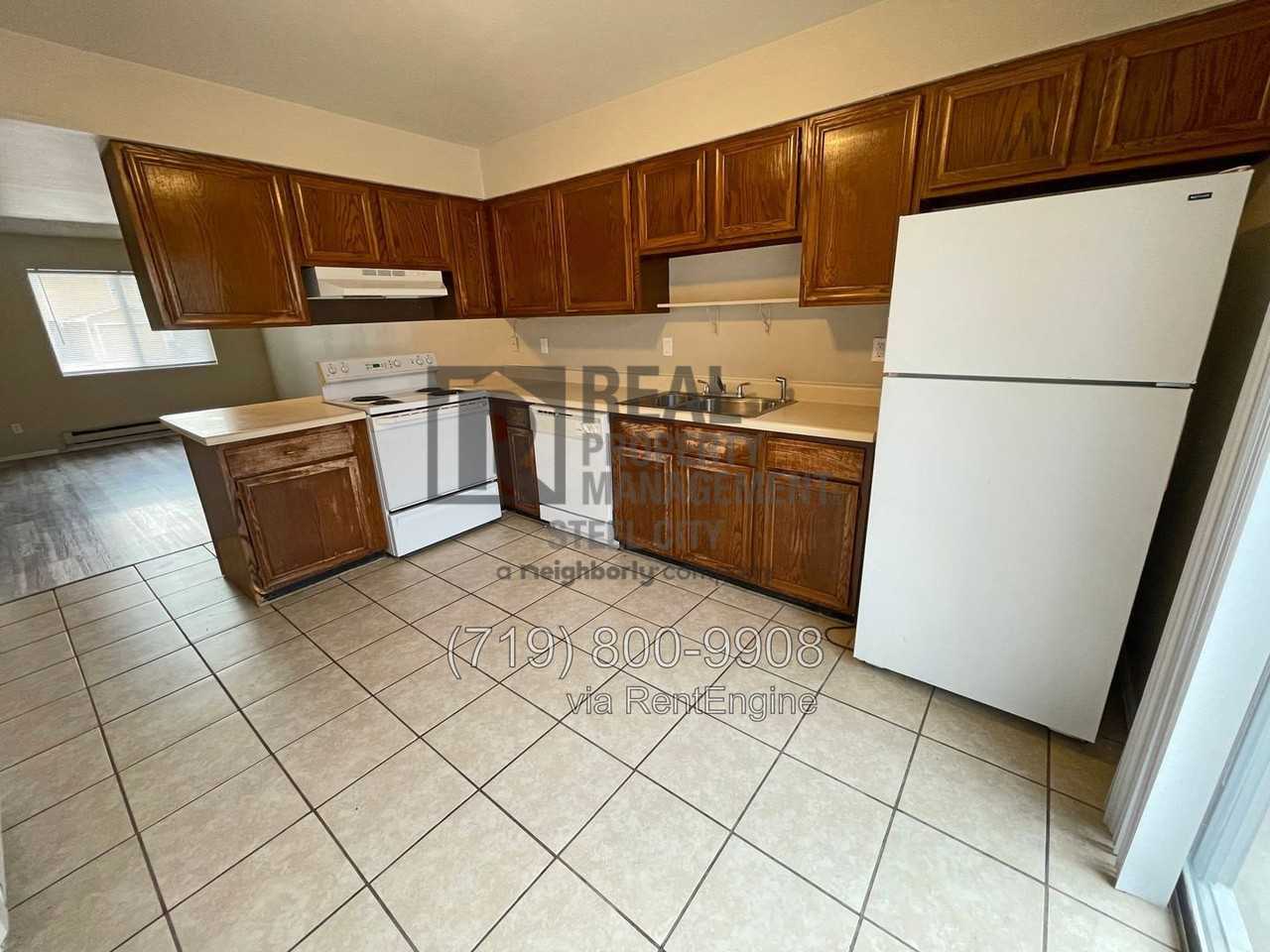 1 Castle Royal Dr #5 - Photo 2 of 21