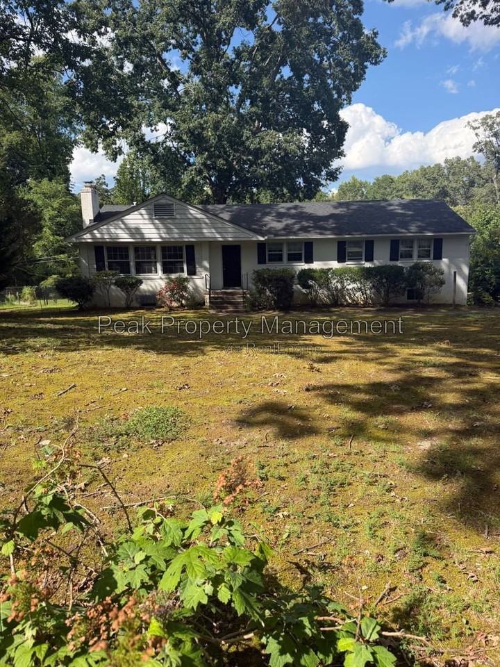 8614 Arran Rd - Photo 2 of 26