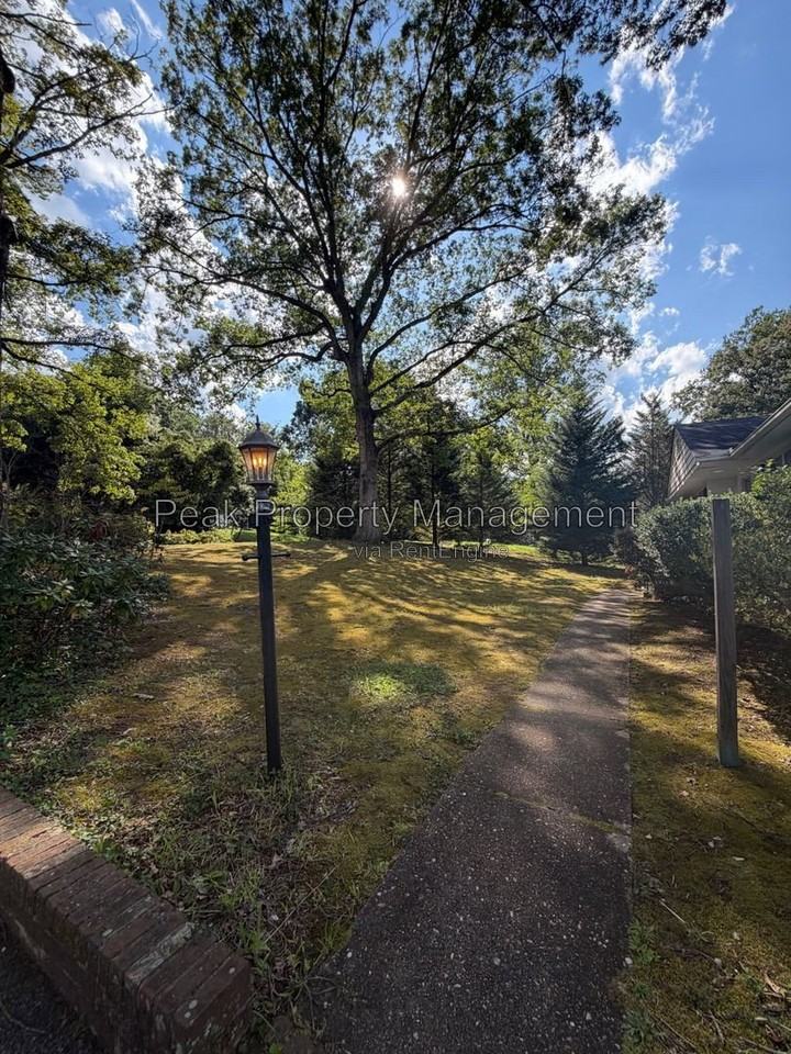8614 Arran Rd - Photo 4 of 26