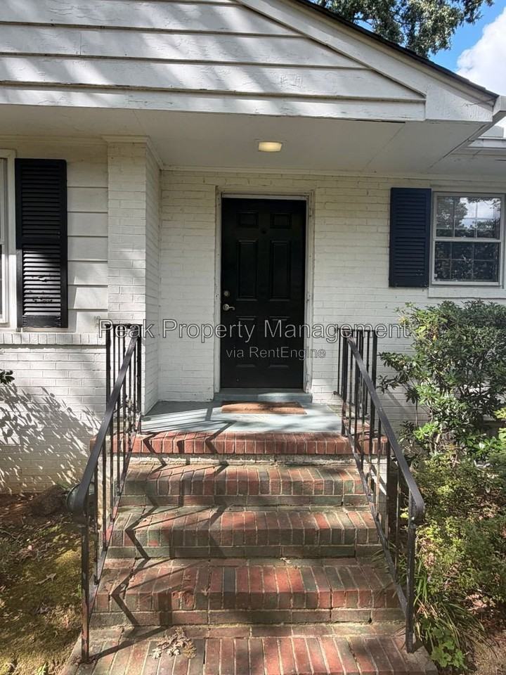 8614 Arran Rd - Photo 5 of 26