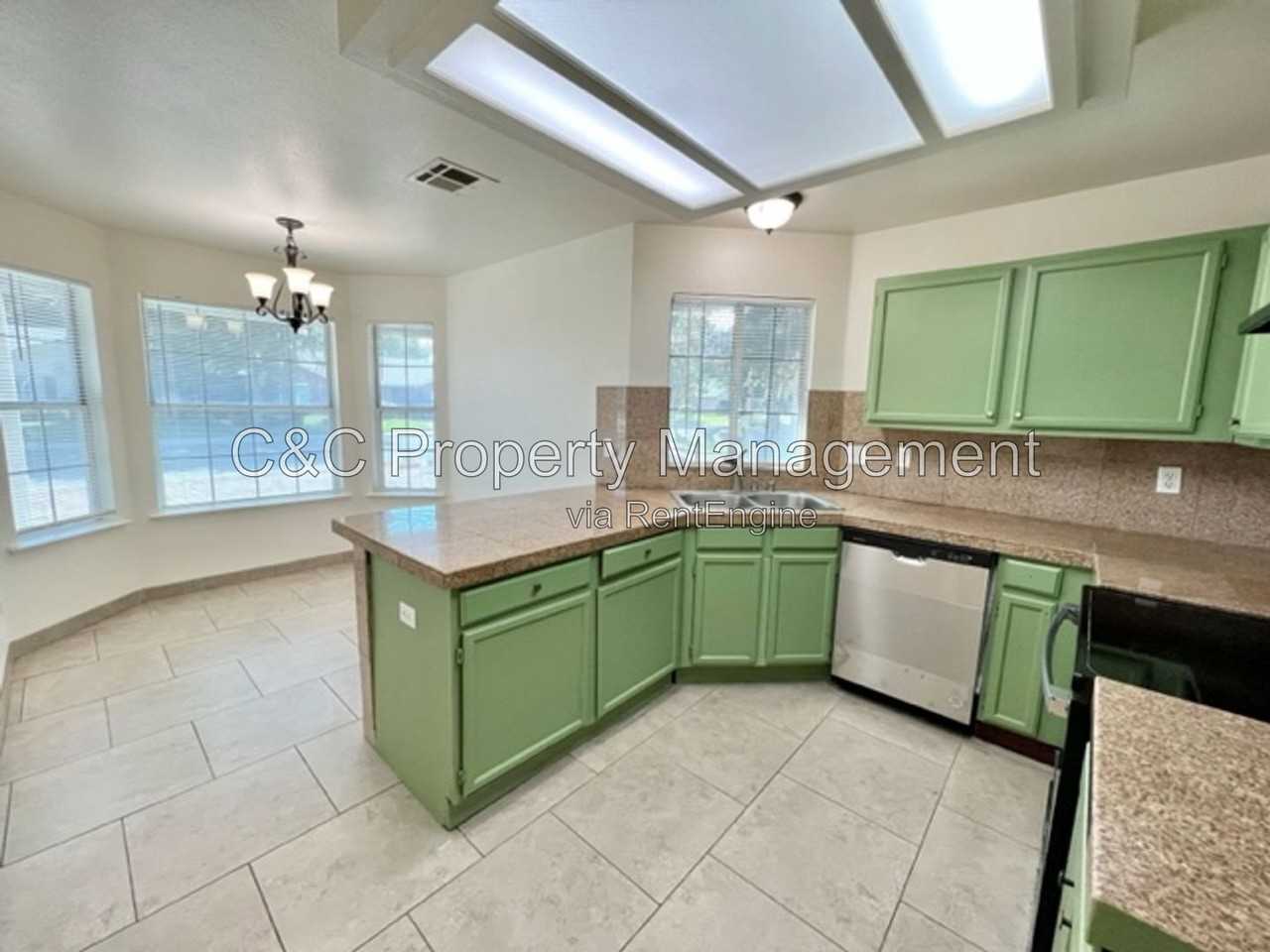 5408 W Garland Ave - Photo 5 of 16