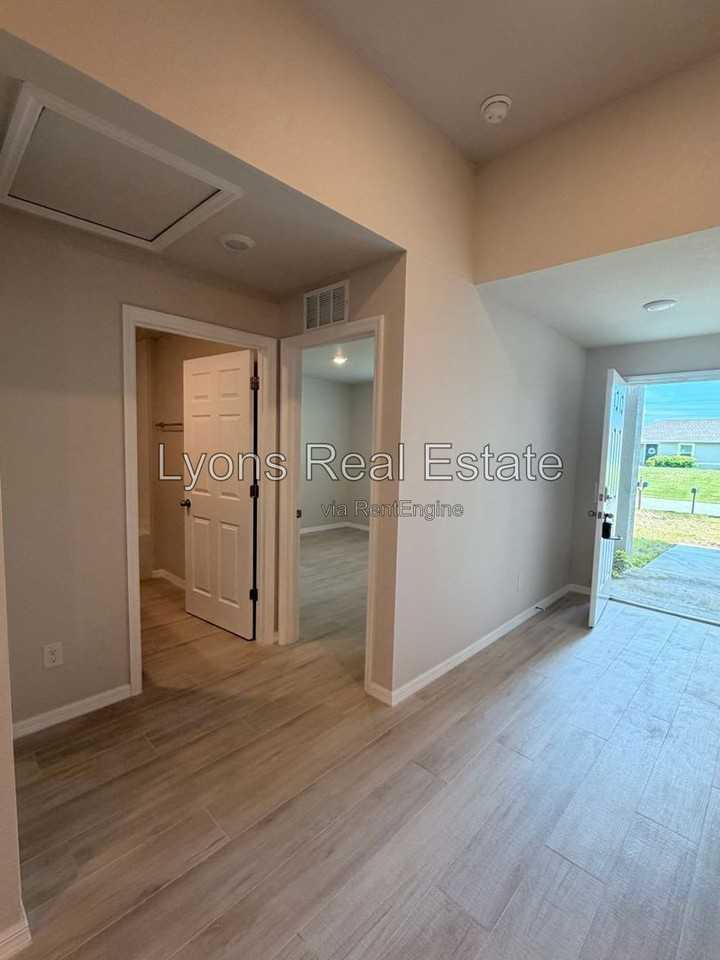 10499 Pendleton Ave - Photo 7 of 28