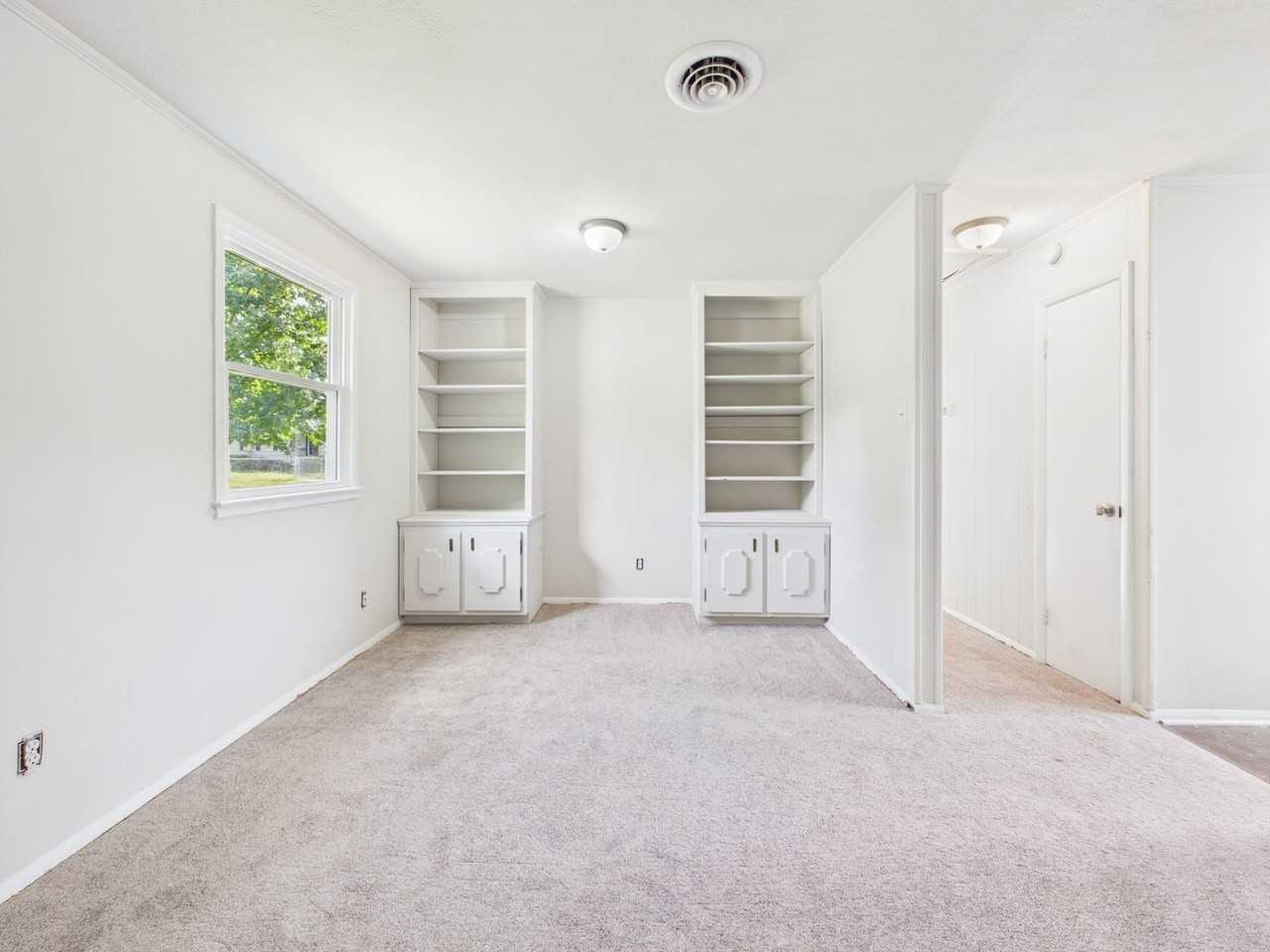 2400 Beck Dr - Photo 3 of 16