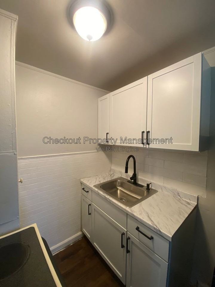 112 Bellerive Blvd - Photo 2 of 6