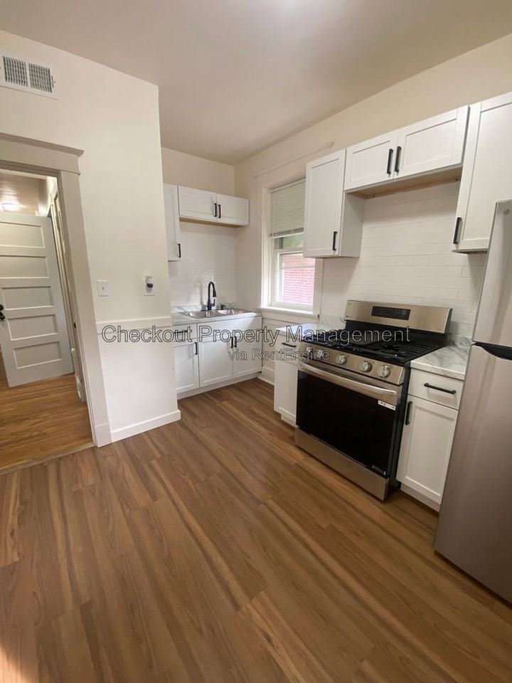 4421 Michigan Ave - Photo 2 of 10