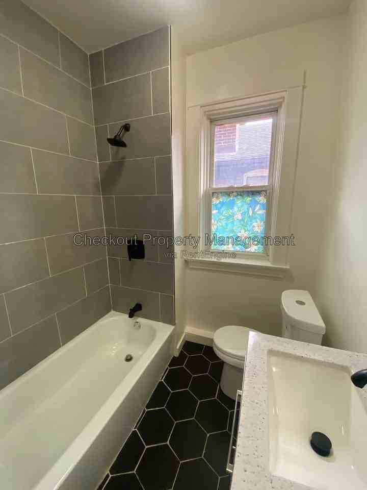 4421 Michigan Ave - Photo 7 of 10