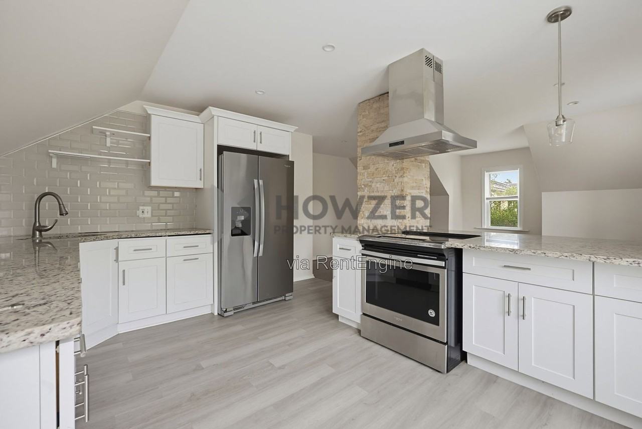 322 Broad St #2