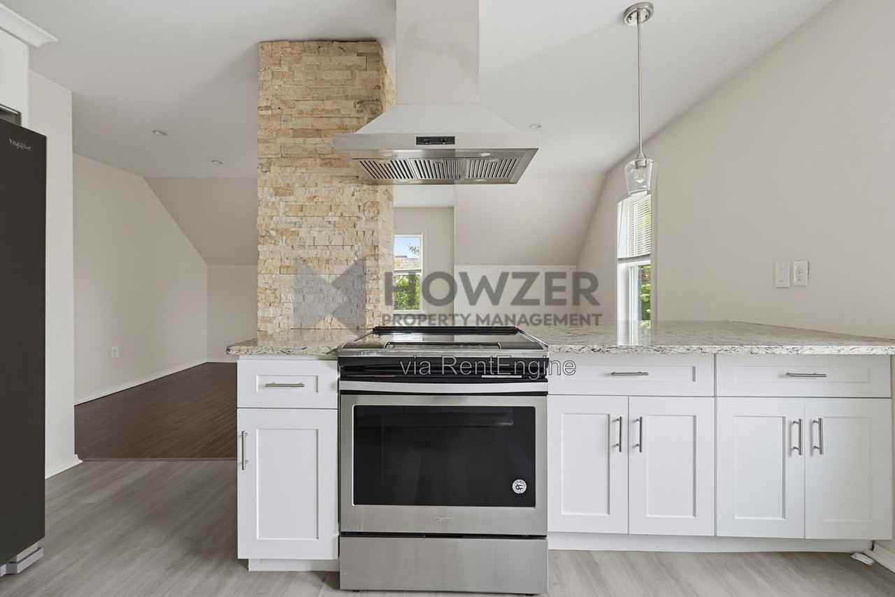 322 Broad St #2 - Photo 3 of 33