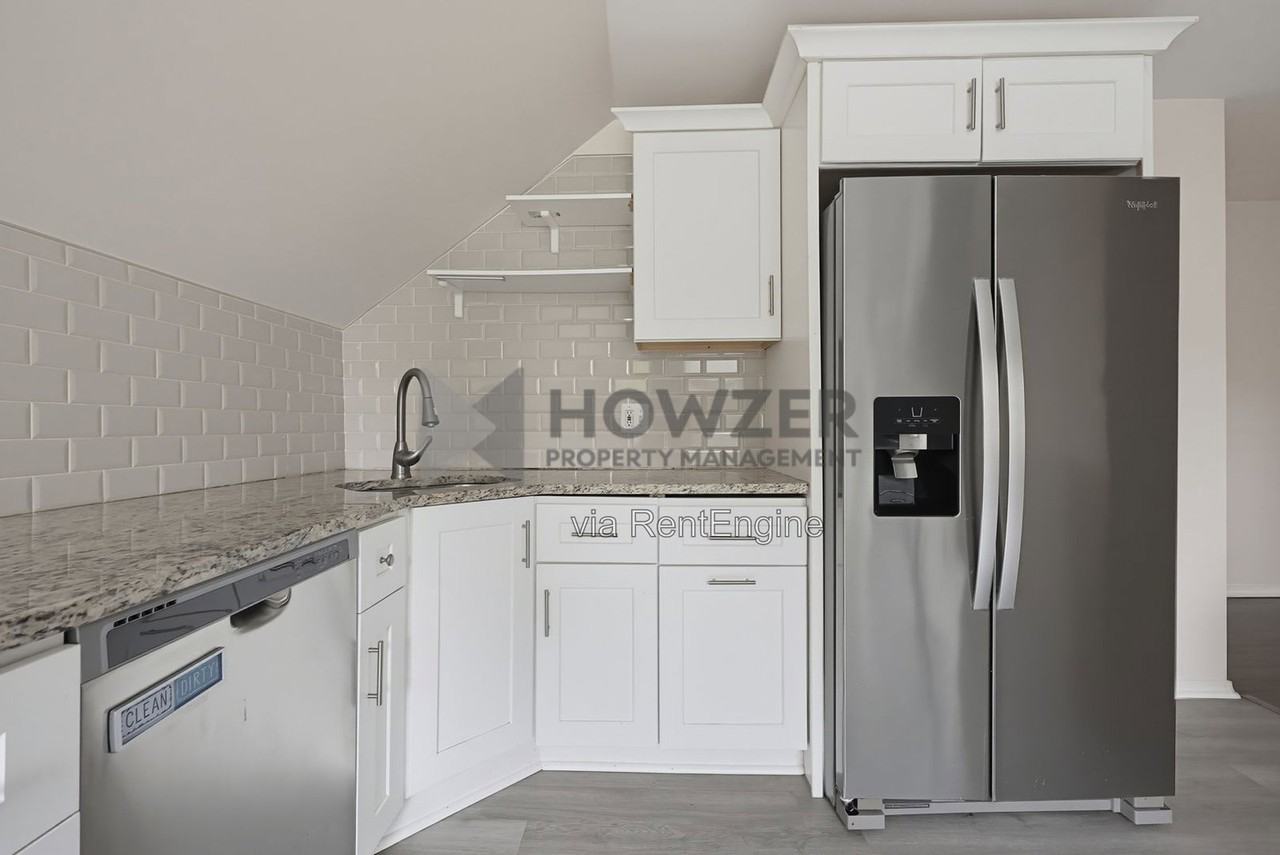 322 Broad St #2 - Photo 5 of 33