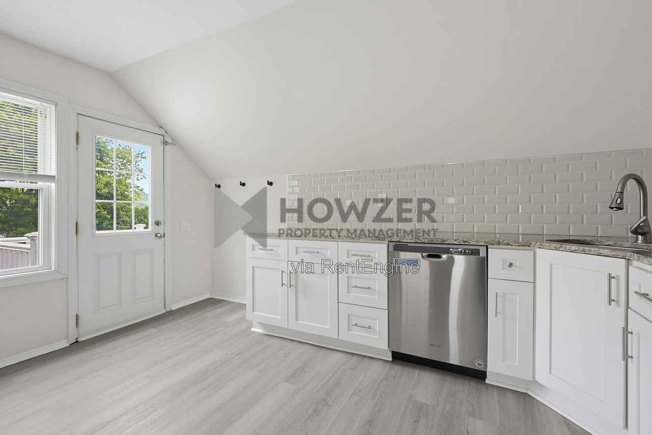 322 Broad St #2 - Photo 7 of 33