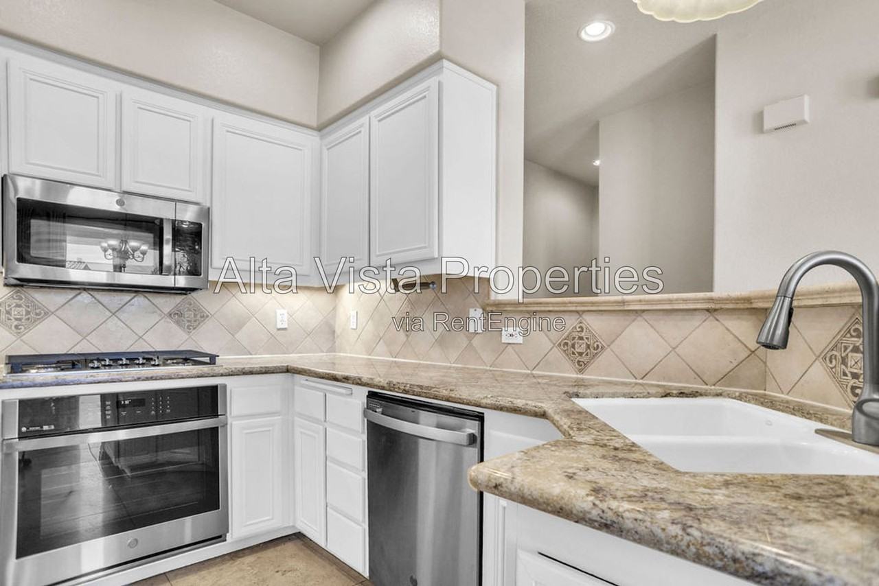 18580 Caminito Pasadero - Photo 4 of 46