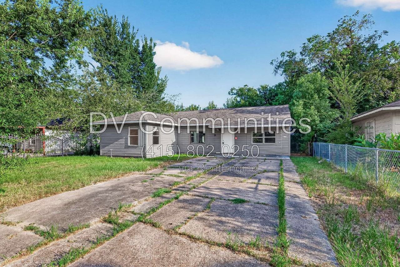 5910 Southtown St - Photo 2 of 40