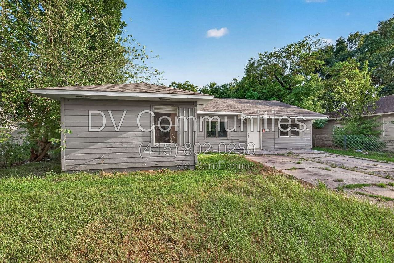 5910 Southtown St - Photo 4 of 40