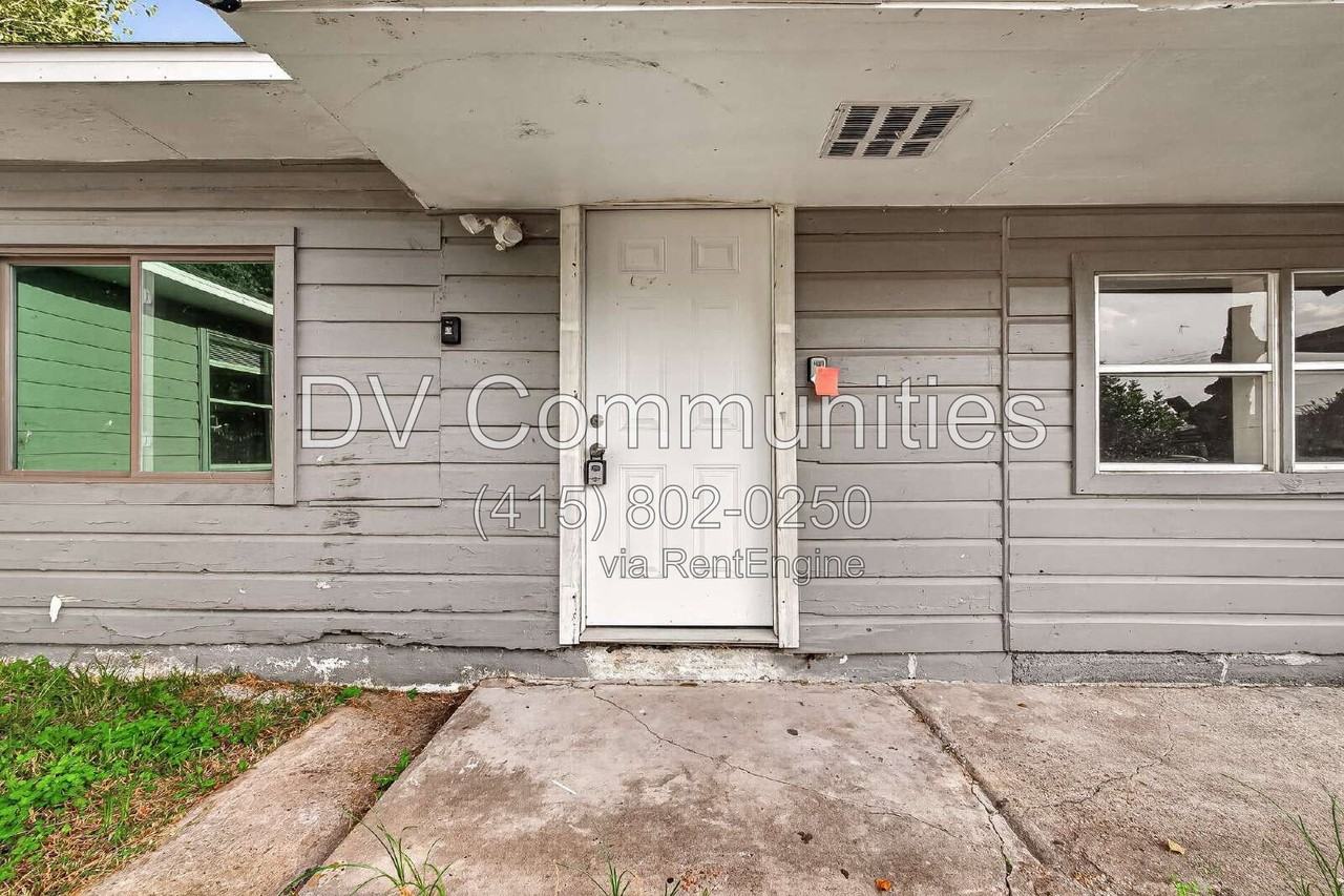 5910 Southtown St - Photo 5 of 40