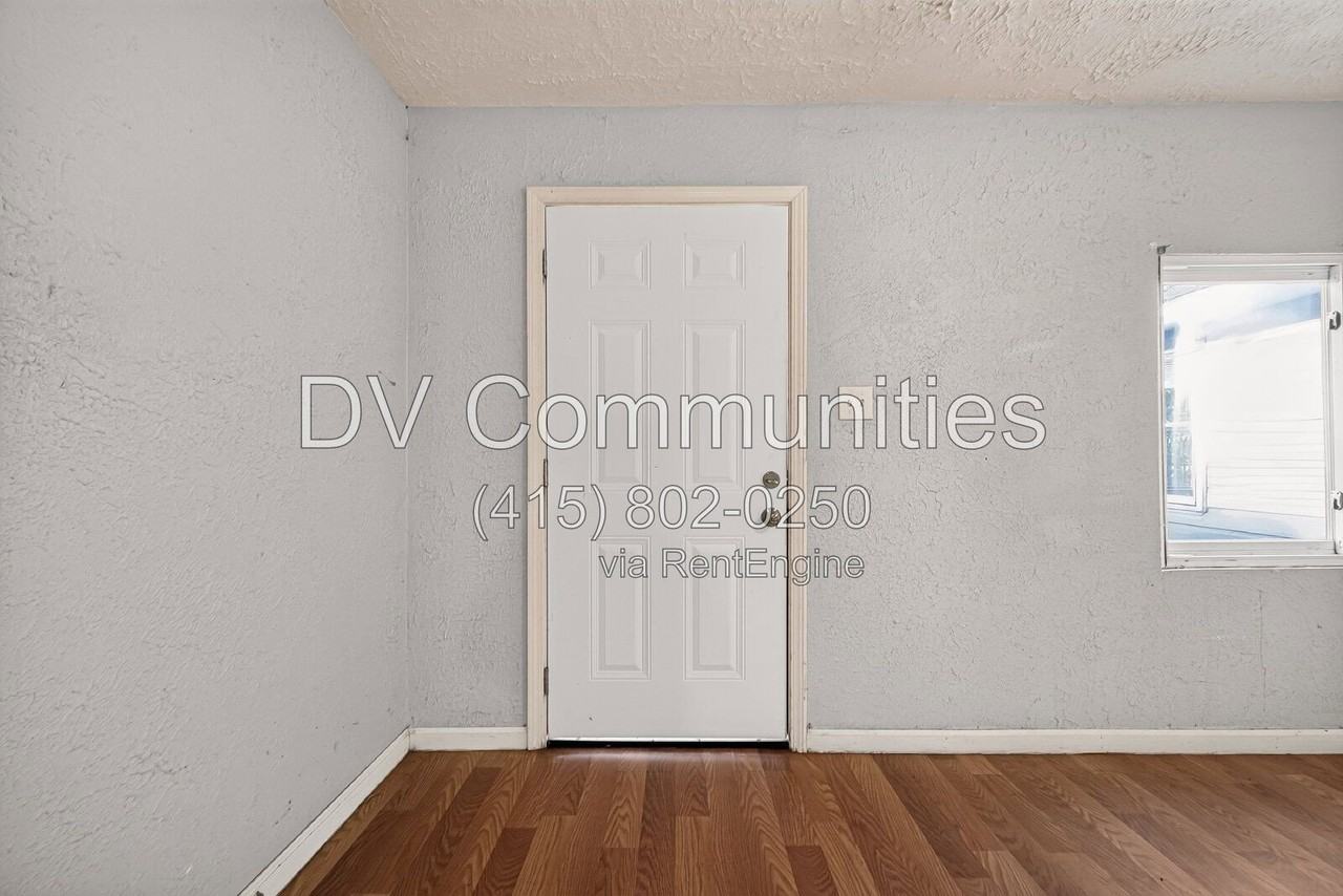 5910 Southtown St - Photo 6 of 40