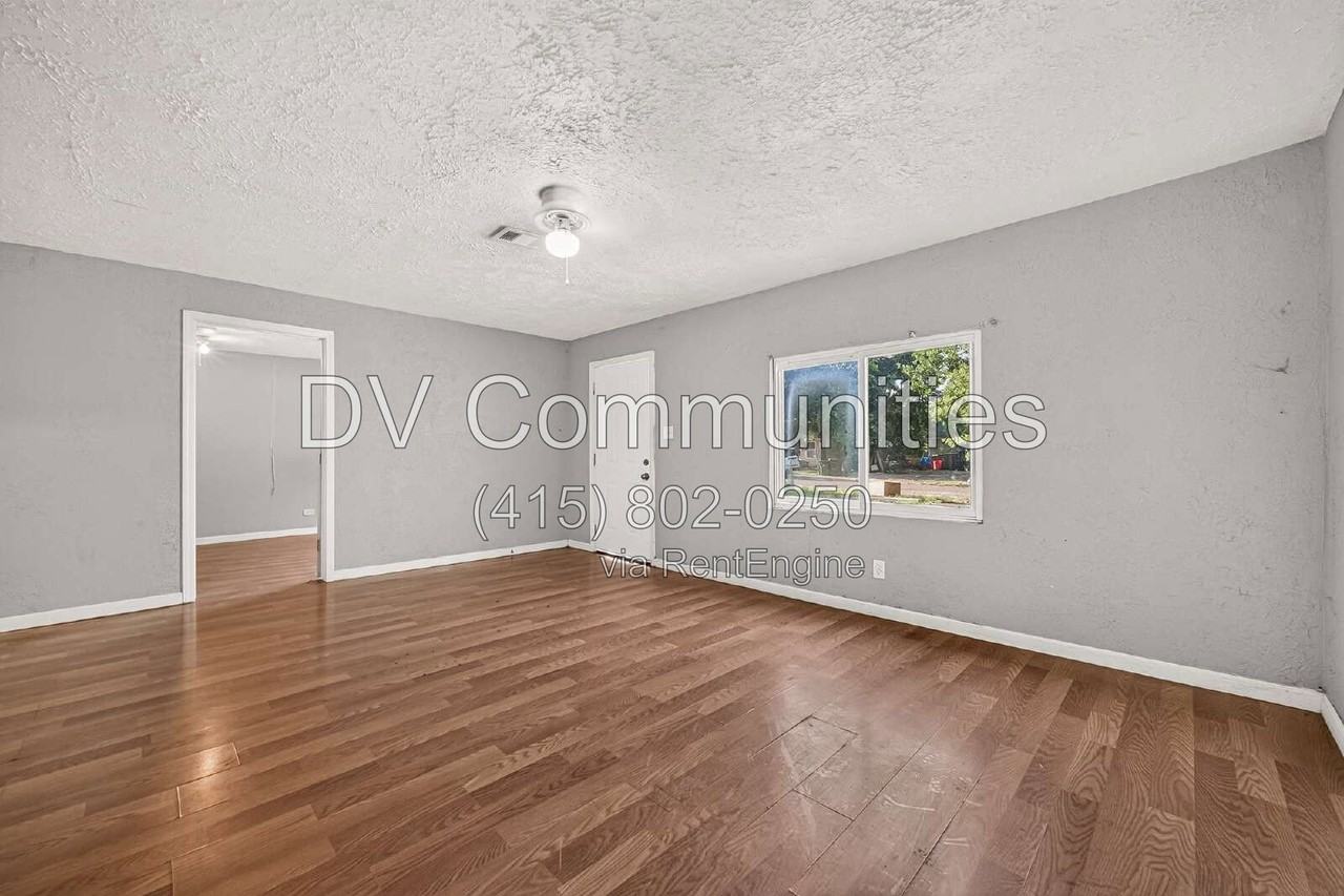 5910 Southtown St - Photo 5 of 37