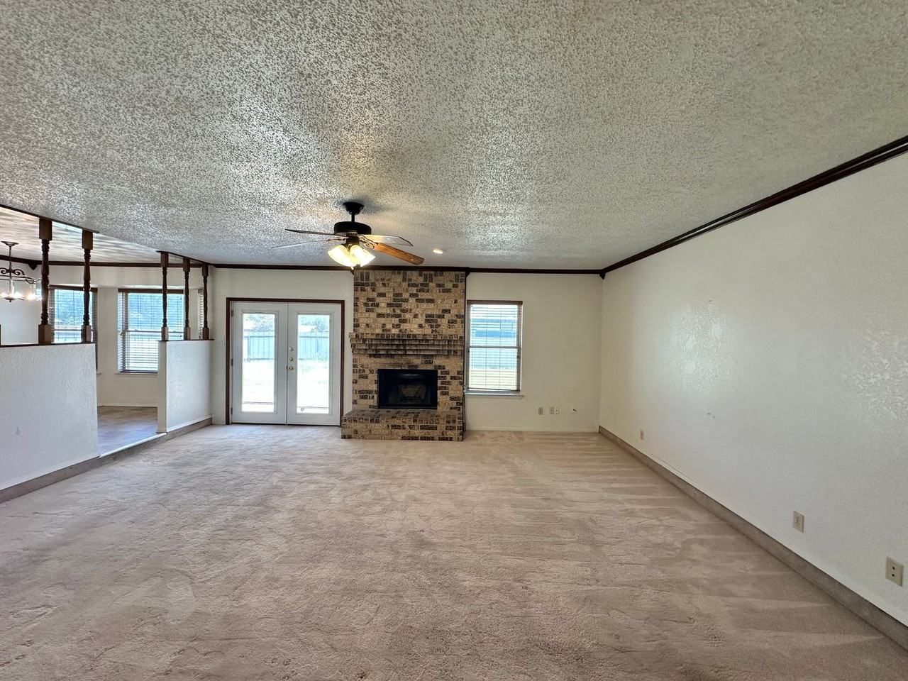 1602 Becker Dr - Photo 3 of 35