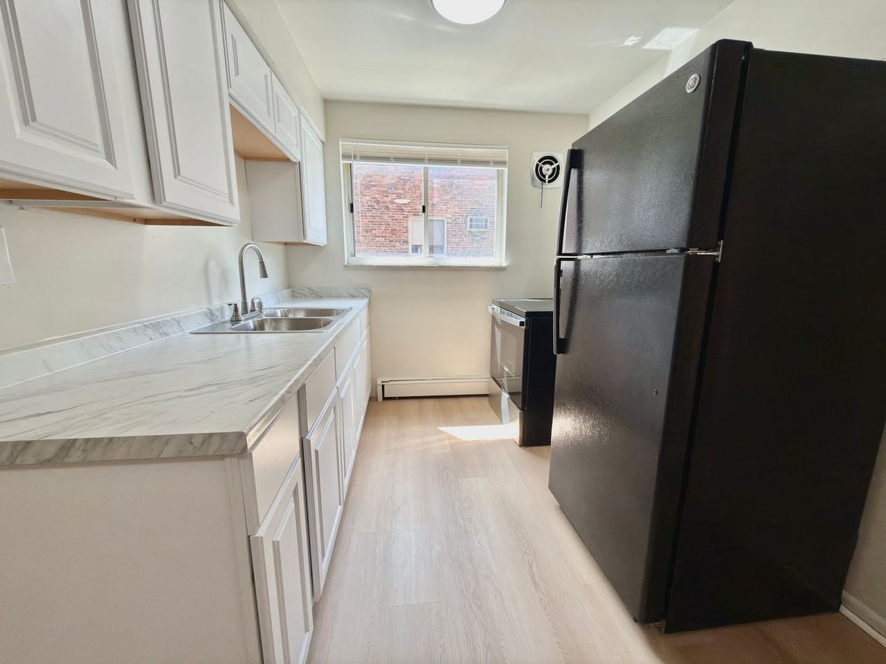 230 S Wayne Ave #2 - Photo 5 of 12