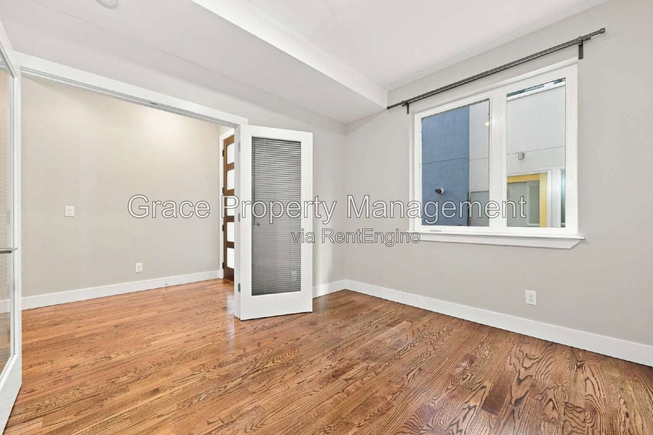 1931 N Grove St - Photo 4 of 32