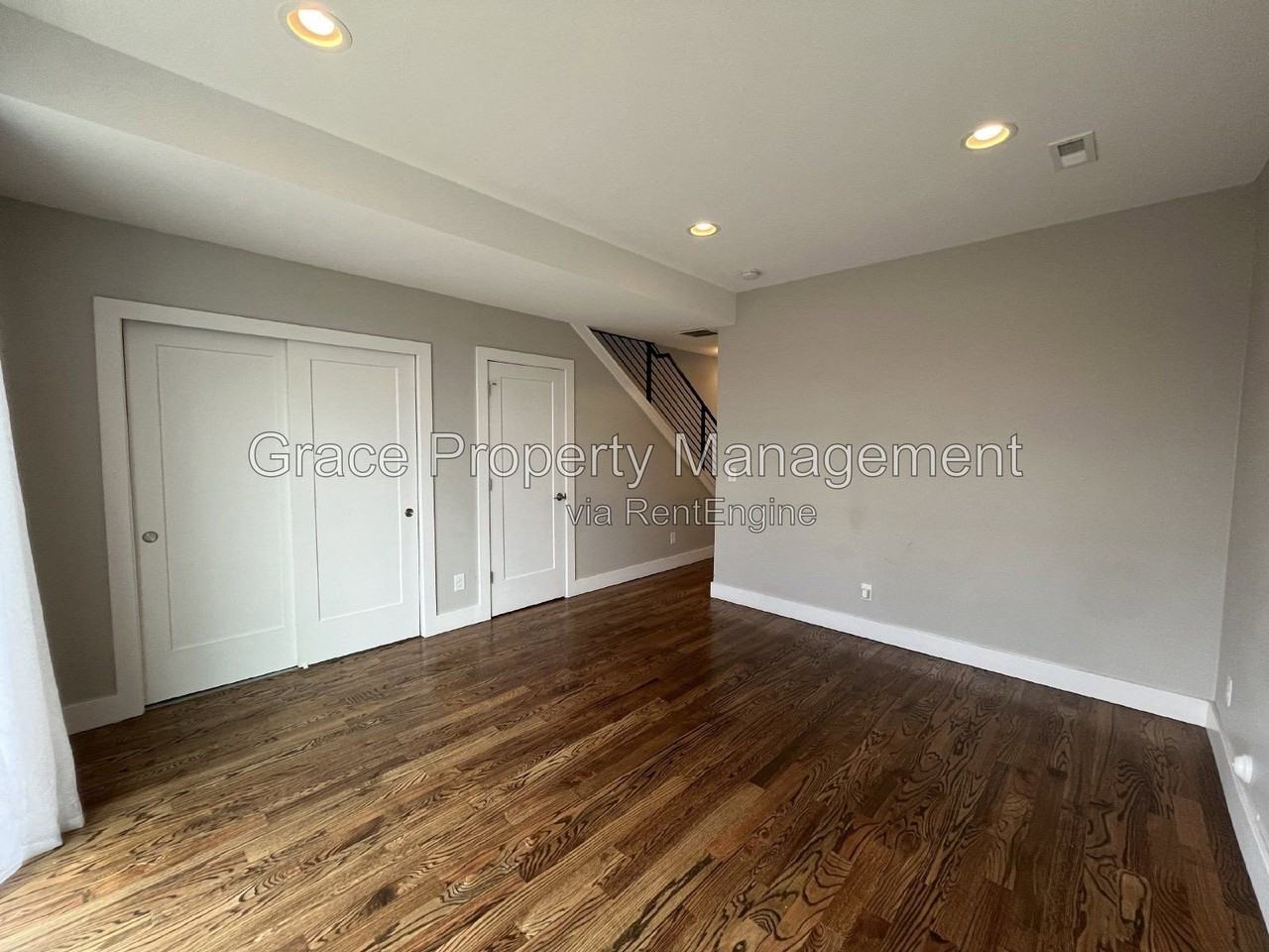 1931 N Grove St - Photo 7 of 32