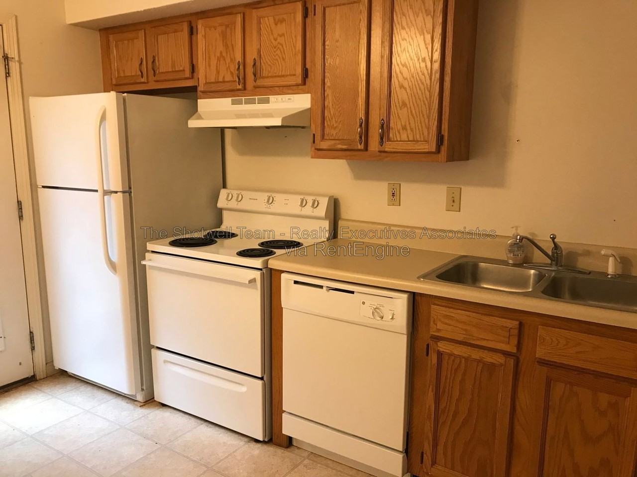 1443 Schoolcraft Way - Photo 2 of 8