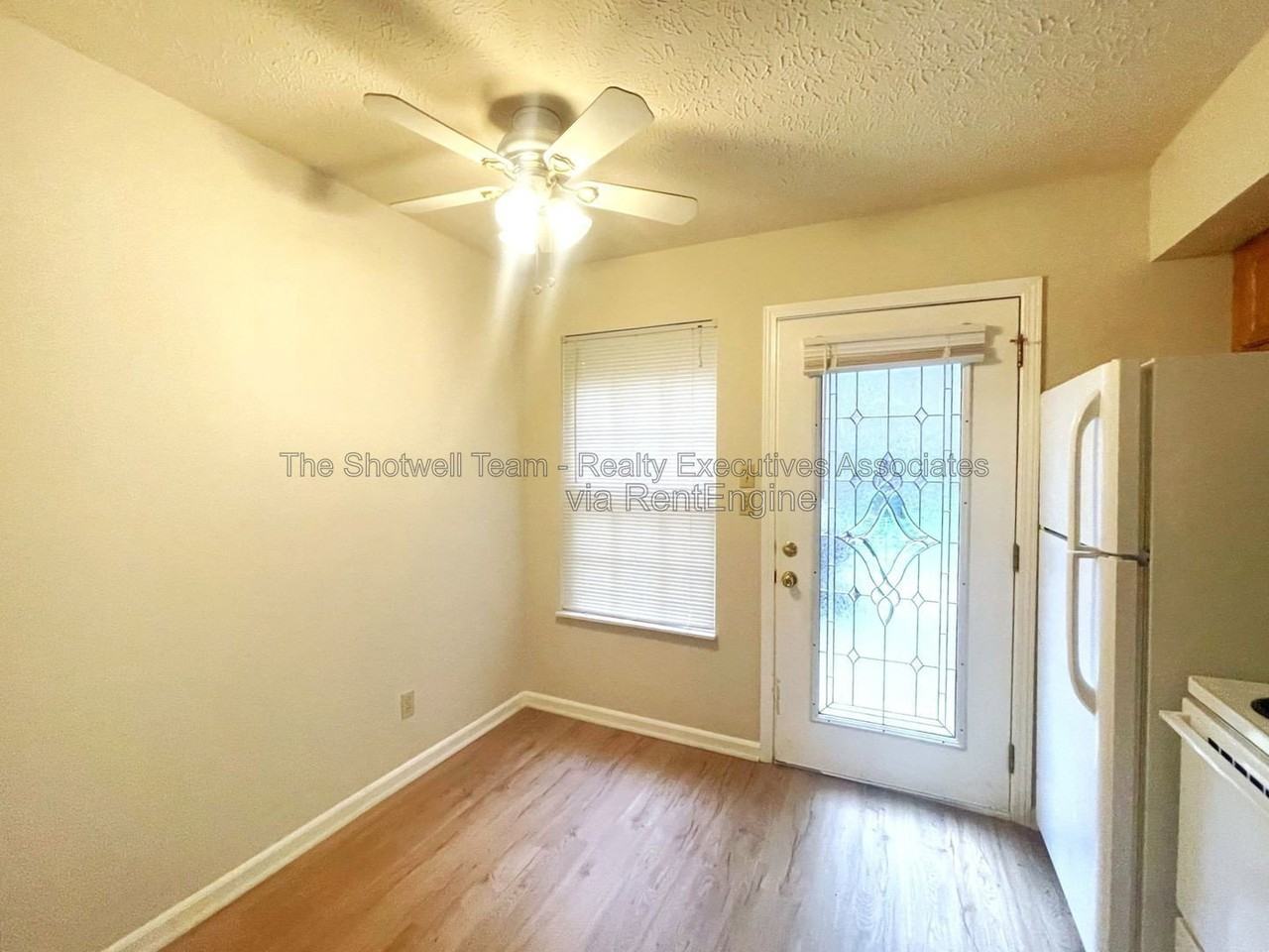 1443 Schoolcraft Way - Photo 3 of 8