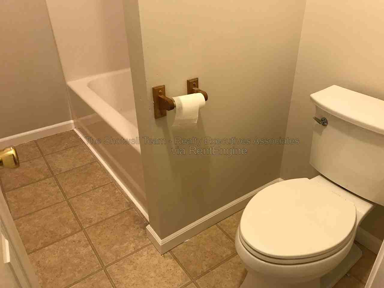 1443 Schoolcraft Way - Photo 4 of 8