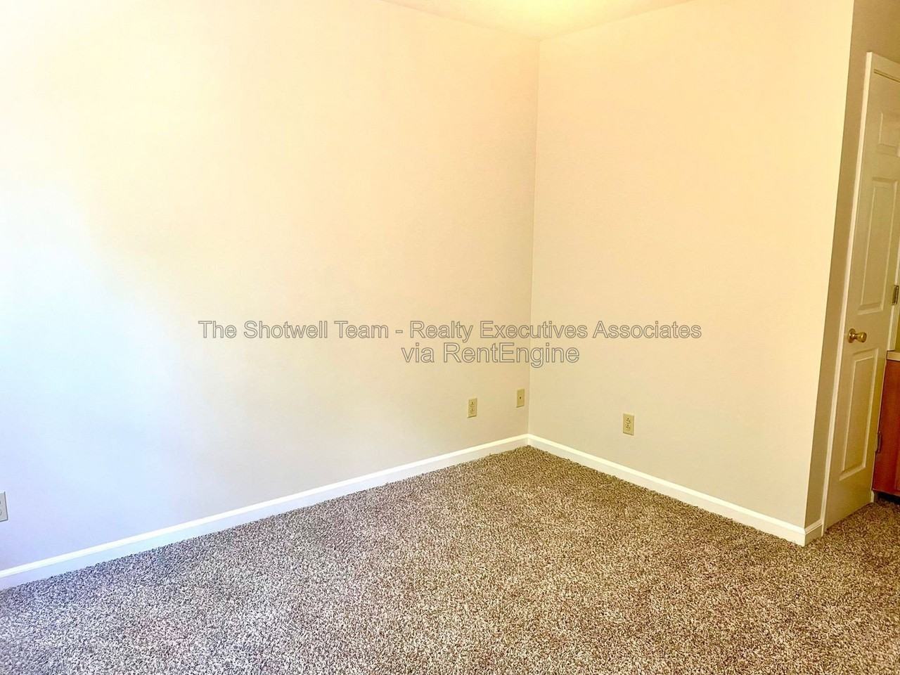 1443 Schoolcraft Way - Photo 6 of 8