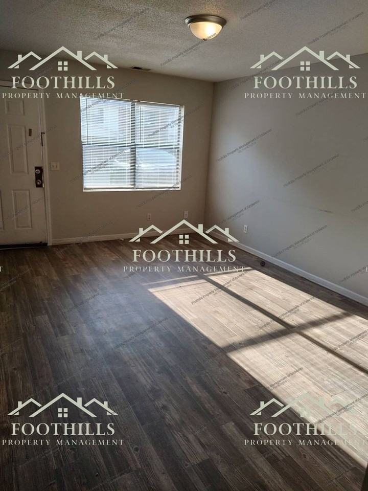 108 Woodland Dr #D - Photo 2 of 14