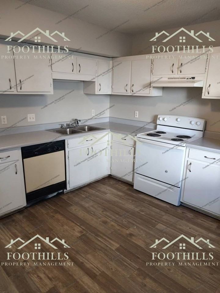 108 Woodland Dr #D - Photo 3 of 14