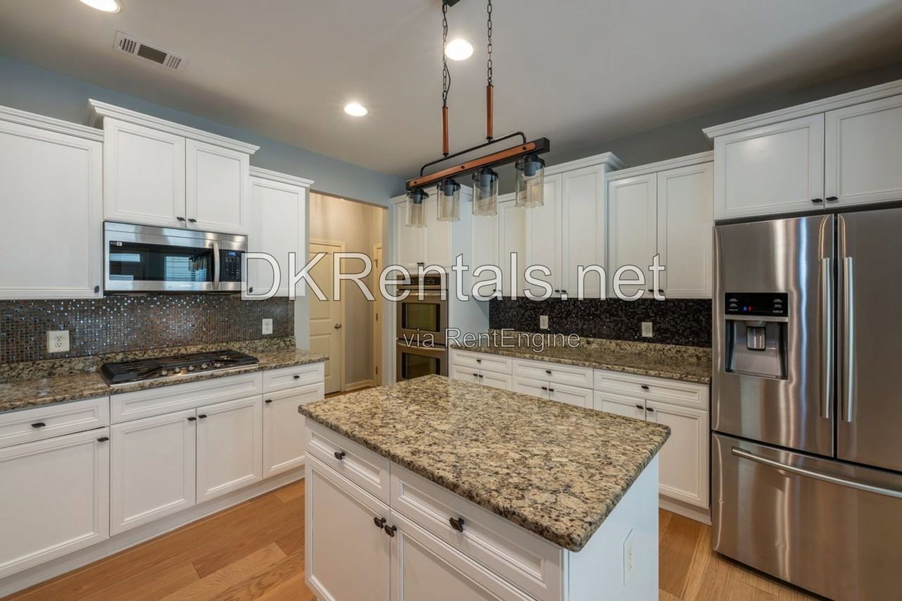 11923 Aspen Forest Dr - Photo 3 of 39