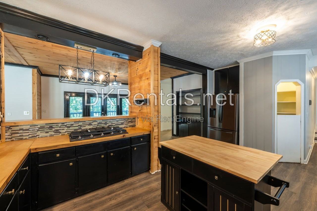 2133 Cooper Way - Photo 2 of 46