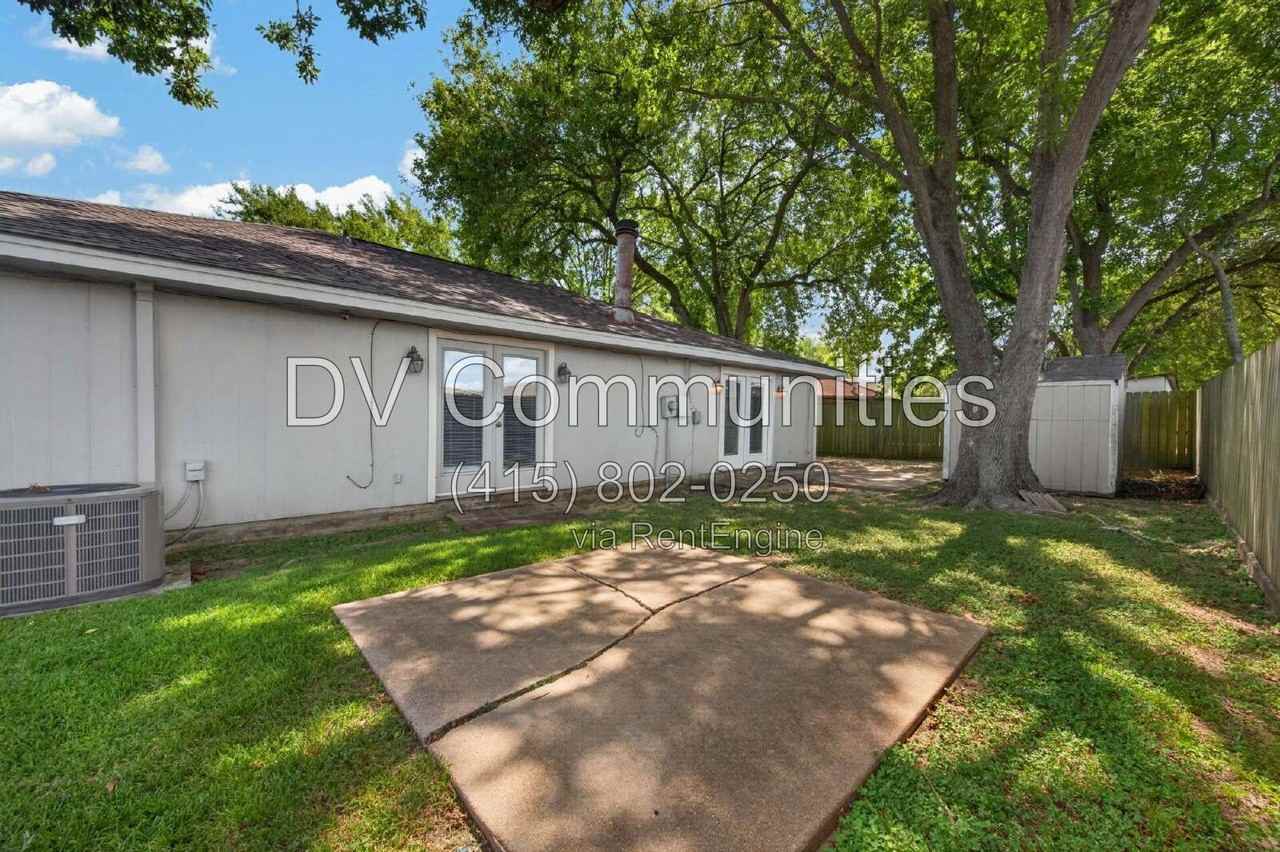 9747 Rocky Hollow Rd - Photo 2 of 46