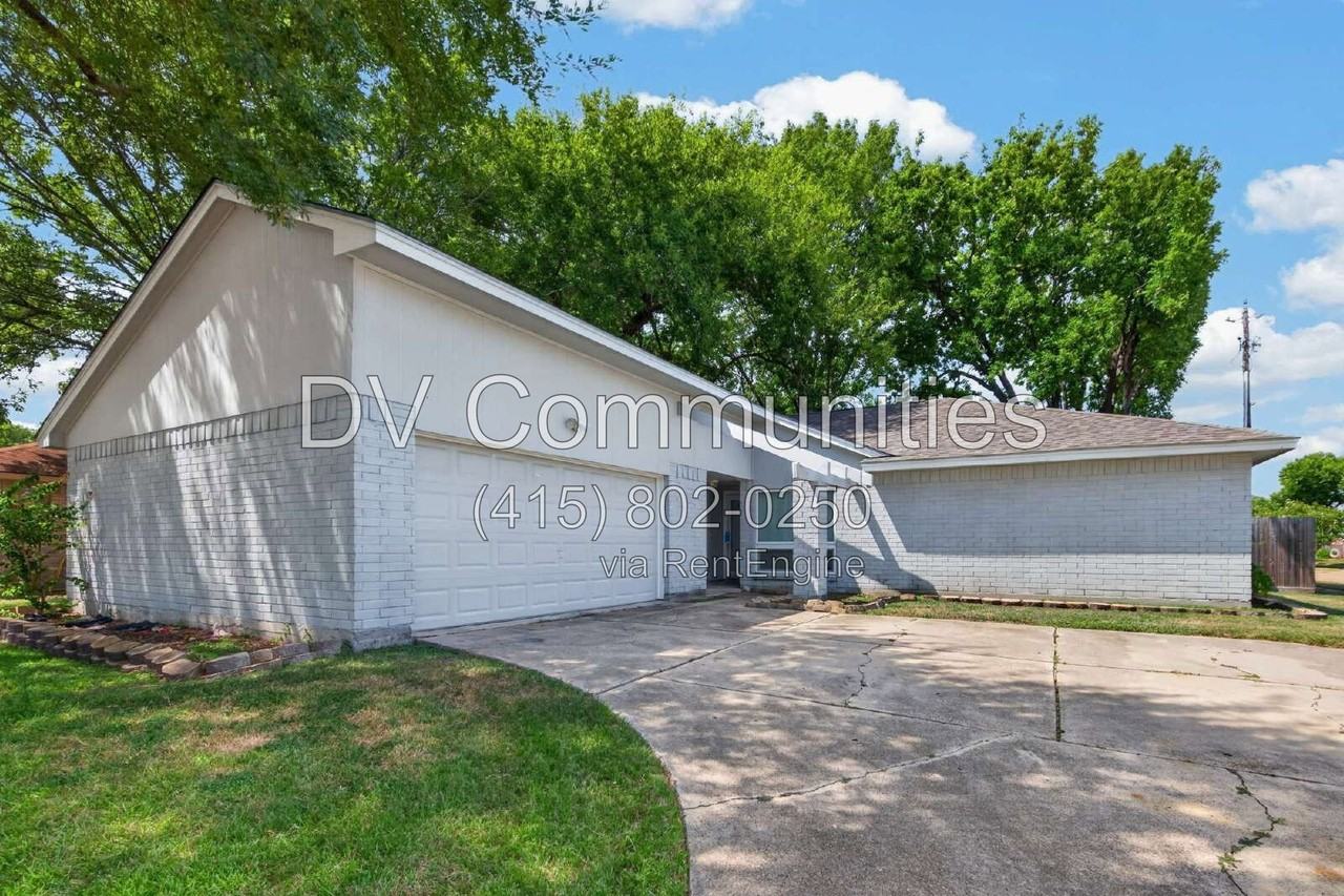 9747 Rocky Hollow Rd - Photo 5 of 46