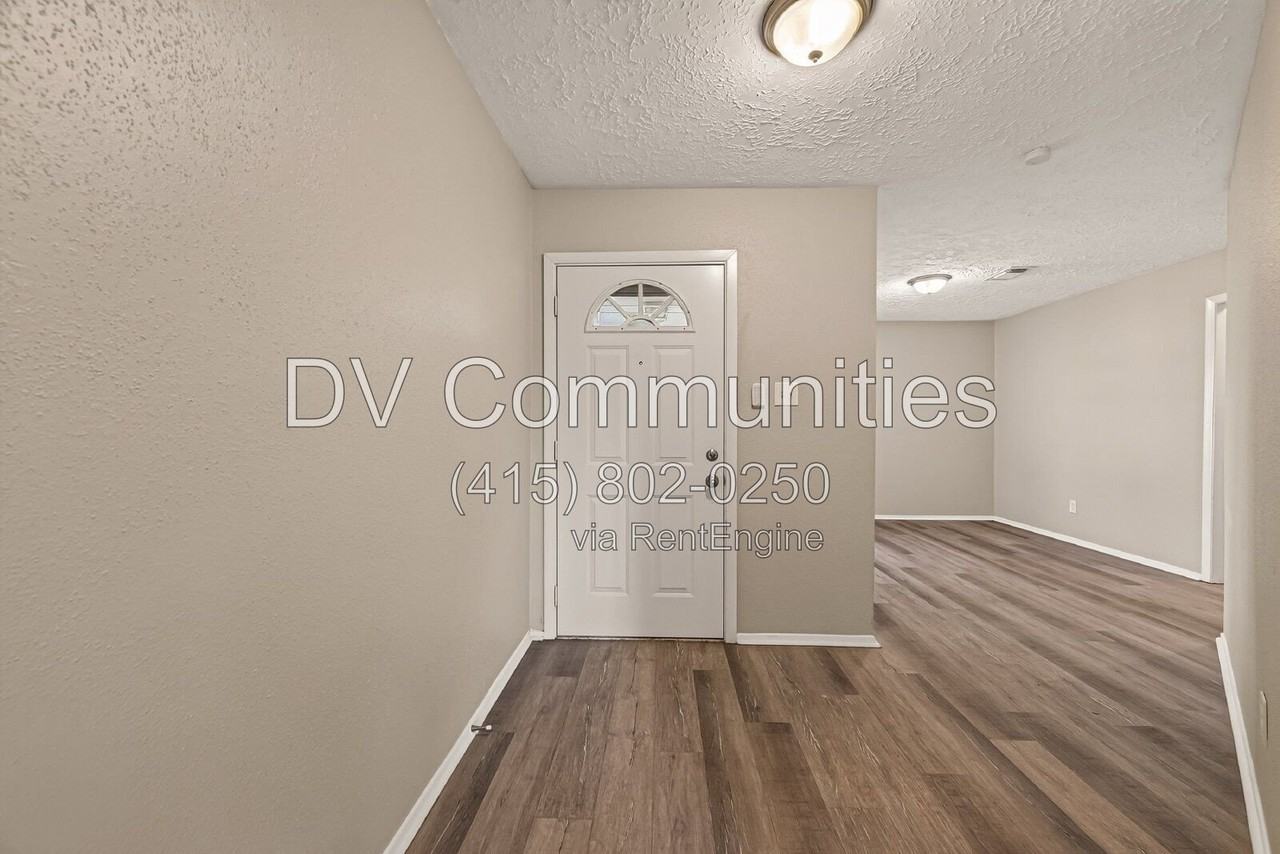 9747 Rocky Hollow Rd - Photo 7 of 46