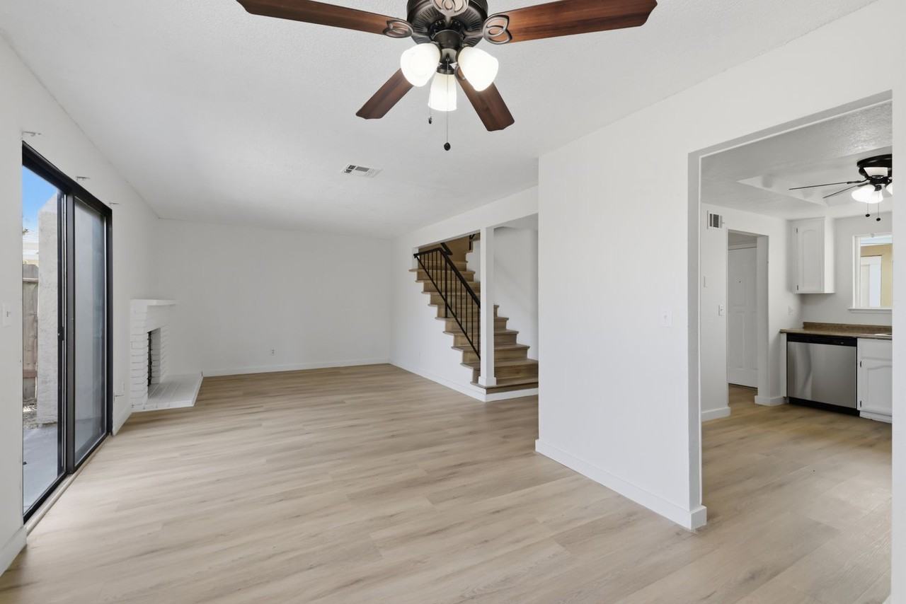 995 Matthew Ct - Photo 7 of 34