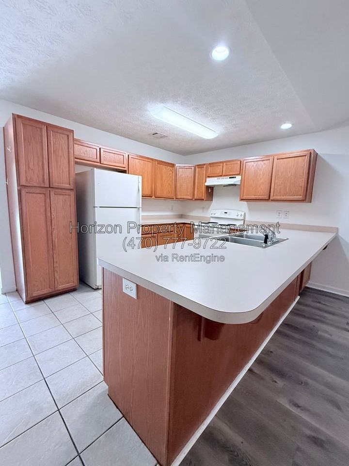 3999 Hidden Hollow Dr - Photo 4 of 23