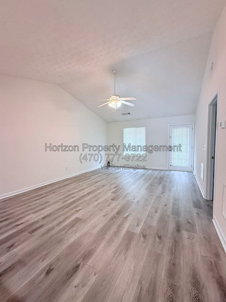 3999 Hidden Hollow Dr - Photo 5 of 23