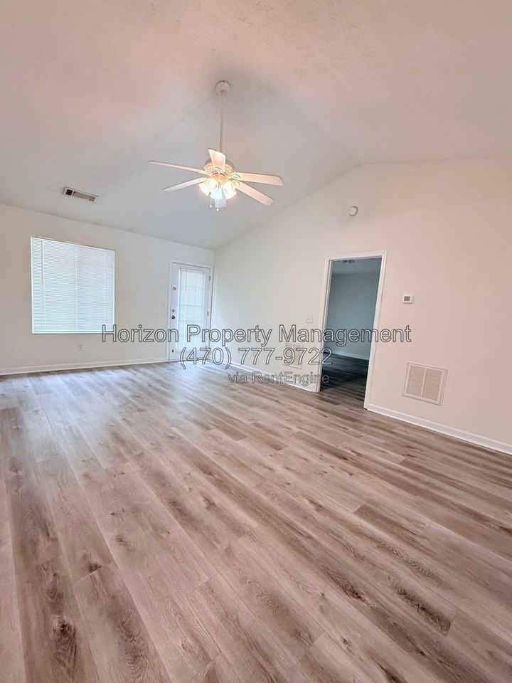 3999 Hidden Hollow Dr - Photo 6 of 23