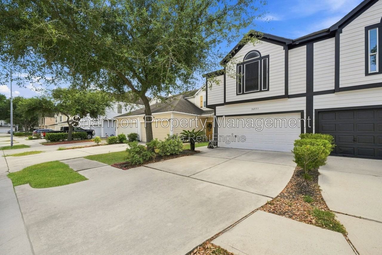 16551 Pentonshire Ln - Photo 3 of 49