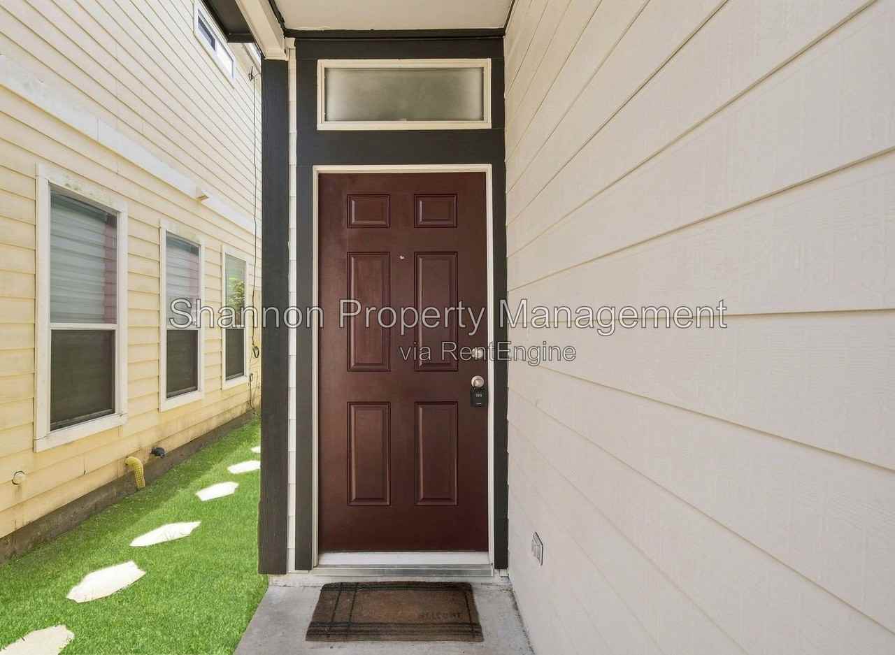 16551 Pentonshire Ln - Photo 7 of 49