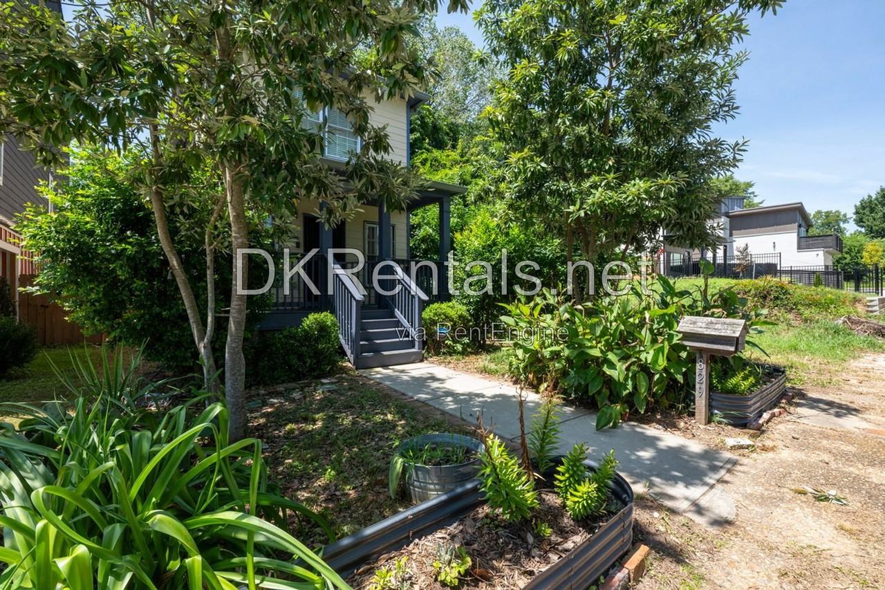 829 Welch St Sw - Photo 2 of 41
