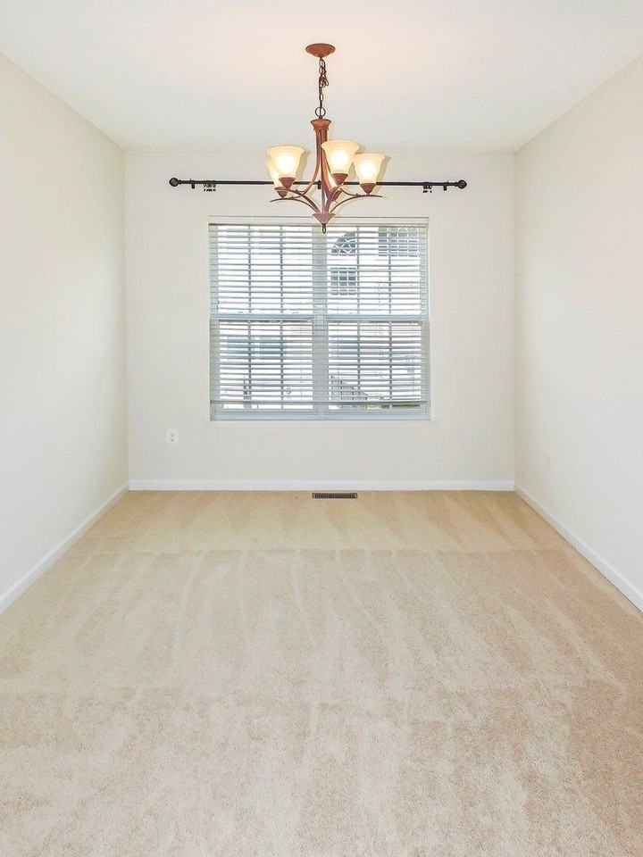 21310 Jettison Ct - Photo 3 of 16